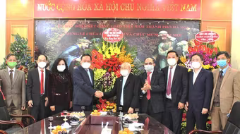 Lãnh đạo Thành ủy Hà Nội mong bà con giáo dân đồng hành chống dịch trong dịp Giáng sinh