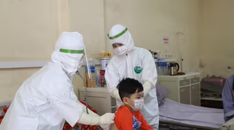 Sau tròn một tuần, số mắc Covid-19 tại Hà Nội mới giảm xuống dưới 30.000 ca 