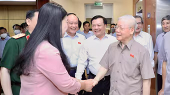 Tổng Bí thư Nguyễn Phú Trọng tiếp xúc cử tri Hà Nội: Nhân dân tin vào cuộc chiến chống tham nhũng