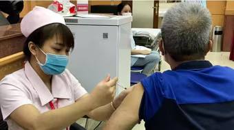 Bộ Y tế hướng dẫn mới về đối tượng tiêm vaccine Covid-19: Trường hợp nào cần tiêm mũi 4?