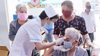 Hà Nội đặt mục tiêu 90% người cao tuổi được khám định kỳ, lập hồ sơ theo dõi sức khỏe