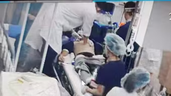 Hà Nội: Người đàn ông 56 tuổi đột ngột ngừng tim khi đang chơi bóng chuyền