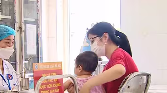 Cấp bách khắc phục tình trạng thiếu vaccine trong tiêm chủng mở rộng