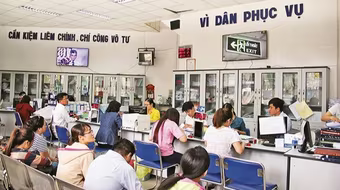 Cán bộ, công chức bị xử lý kỷ luật thì xếp loại không hoàn thành nhiệm vụ