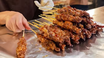 Hà Nội sẽ kiểm tra các quán bán "xiên bẩn", đồ ăn nhanh quanh trường học