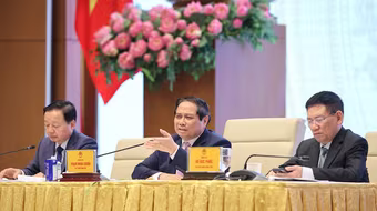 Thủ tướng: Doanh nghiệp có kiến nghị thì phải giải quyết ngay trong 2 tuần, không được ỉm đi