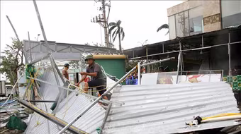 Thủ tướng chỉ đạo huy động lực lượng, phương tiện nhanh chóng khắc phục hậu quả bão số 5