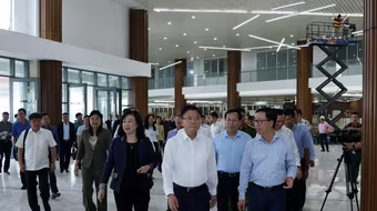 Phó Thủ tướng đốc thúc hoàn thành xây dựng cơ sở 2 Bệnh viện Bạch Mai và Việt Đức trước 30-11