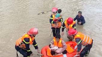 Xuất cấp ngay hàng dự trữ quốc gia đến vùng mưa lũ miền Trung, giao nhận hàng 24/24h