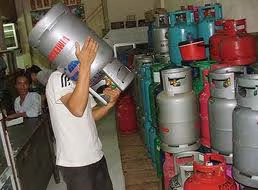 Giá gas giảm 24.000 đồng/bình 12 kg