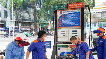 Từ chiều nay, giá xăng dầu giảm nhẹ