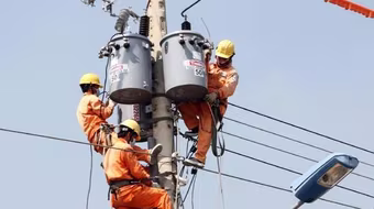 Nắng nóng 39 độ C, tiêu thụ điện lại tăng mạnh