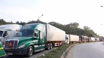 Hơn 4.300 xe hàng tồn ở cửa khẩu khu vực tỉnh Lạng Sơn, Bộ Công Thương khẩn cấp khuyến cáo