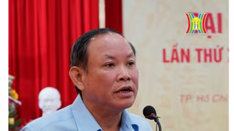 Cảnh cáo lãnh đạo Nhà xuất bản Giáo dục