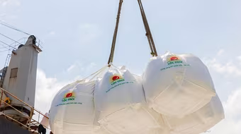 Bảy nhóm hàng Việt Nam “rộng đường” vào EU