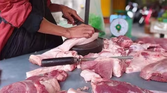 Hà Nội: Giá thịt lợn tại các chợ tăng từ 10.000- 15.000 đồng/kg