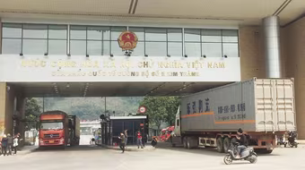 Thông quan hàng hóa qua cửa khẩu khu vực tỉnh Lào Cai hiện ra sao?