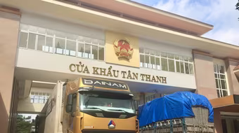 Xe hàng lên Lạng Sơn tăng đột biến, thông quan vẫn thuận lợi 