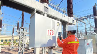 Bộ Công Thương nói gì về thông tin “doanh nghiệp được đề nghị tự nguyện giảm mức tiêu thụ điện”?