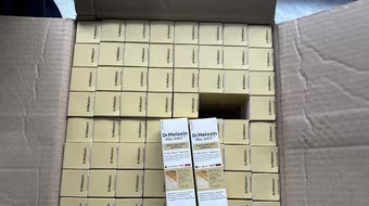 Khám kho hàng của Ngân Korea, phát hiện hơn 5.000 lọ mỹ phẩm nhập lậu