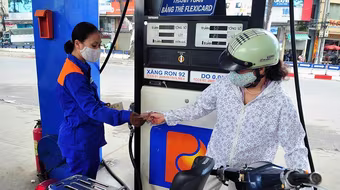 Giá xăng dầu tăng trở lại