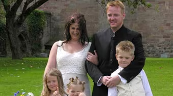 Biết vợ có nhân tình, chồng đâm chết 3 con rồi lao vực tự tử