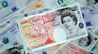 Em gái trộm 60.000 bảng của mẹ, rồi đổ tội cho anh trai