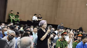 Nữ bị cáo trong vụ án đánh bạc tại King Club khai "chơi đánh bạc cho đỡ căng thẳng đầu óc"