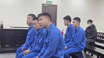 Bị đâm trọng thương từ việc đi vệ sinh không đúng chỗ