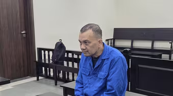 Hàng chục cá nhân bị lừa "xin việc" và làm thẻ “vip” xuất nhập cảnh