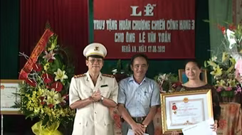 Truy tặng Huân chương Chiến công hạng Ba cho ông Lê Văn Toản  