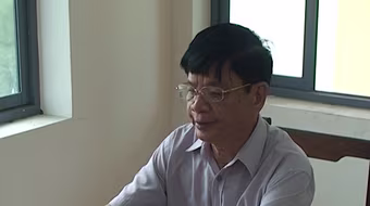 Bắt ông lão 76 tuổi hiếp dâm cháu gái 14 tuổi cùng làng