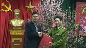 Bắt 2 đối tượng cướp tài sản của du khách nước ngoài