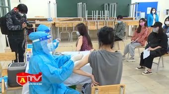 Học sinh Hà Nội mong được trở lại trường sau khi tiêm vaccine Covid- 19