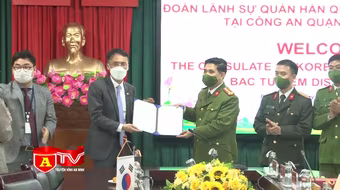 Đại sứ quán Hàn Quốc thăm, trao thư cảm ơn Công an quận Bắc Từ Liêm