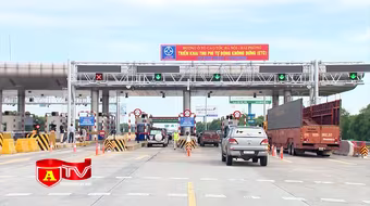 Từ chối phục vụ xe ô tô không dán thẻ thu phí tự động vào đường cao tốc