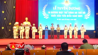 Vinh danh 10 gương mặt trẻ Công an Thủ đô xuất sắc tiêu biểu năm 2021