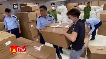 Tạm giữ gần 2.000 hộp Cafe Hoàng Gia giảm cân nghi có thành phần gây ngộ độc