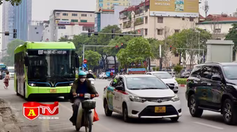 Hà Nội đưa tuyến buýt điện thứ 6 vào khai thác