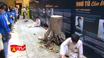 Ấn tượng trưng bày “Đứng lên và cất tiếng” tại Di tích nhà tù Hỏa Lò