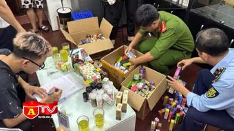 Phát hiện hàng trăm sản phẩm thuốc lá điện tử và tinh dầu nhập lậu