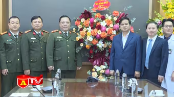 Giám đốc Công an Hà Nội chúc mừng Ngày thầy thuốc Việt Nam
