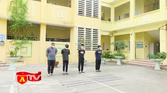 Mang hung khí dạo phố, vô cớ gây thương tích cho người đi đường