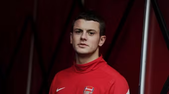 Cựu cầu thủ Arsenal khuyên Wilshere... nên ra đi