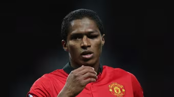 Giám đốc thể thao Bayern Munich cay cú: “Valencia đáng phải nhận thẻ đỏ”