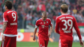 Khoảnh khắc bóng đá thế giới cuối tuần qua