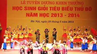 Thủ đô tuyên dương 1.000 học sinh giỏi, vượt khó