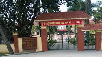 Nam sinh đâm chết bạn ngay trong sân trường, ngành giáo dục Hà Nội lo siết an toàn trường học