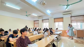 Dự kiến điểm chuẩn ngành sư phạm tăng mạnh