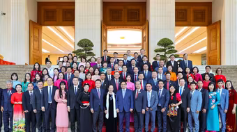 Thủ tướng Phạm Minh Chính gặp mặt nhà giáo tiêu biểu năm 2025